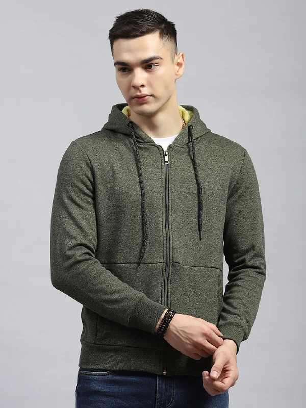 Men Green Solid Hooded Full Sleeve Sweatshirt